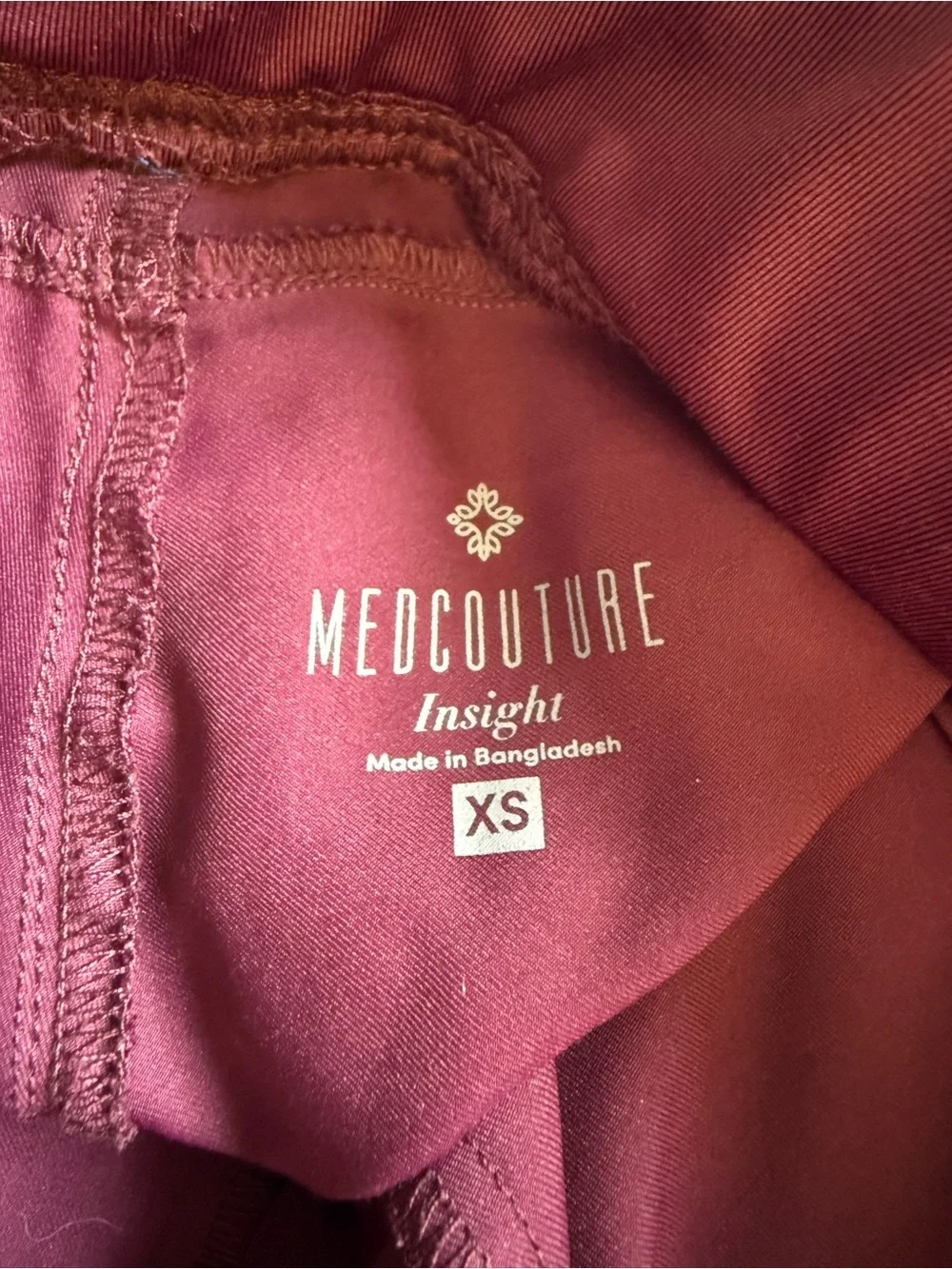 Med Couture Insight Zipper Pant Straight Leg Burgundy Wine Scrubs XS Petite - Picture 12 of 12